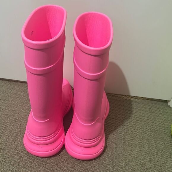 Balenciaga Pink Winter Rain Boots - Picture 3 of 5